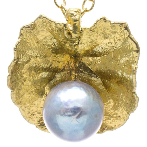 Miniature Gold Pennywort Pendant with Pearl